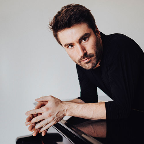 Pianist Dan Tepfer